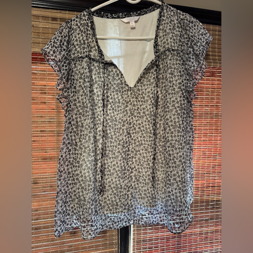 LC Lauren Conrad Black and White Ruffled Top